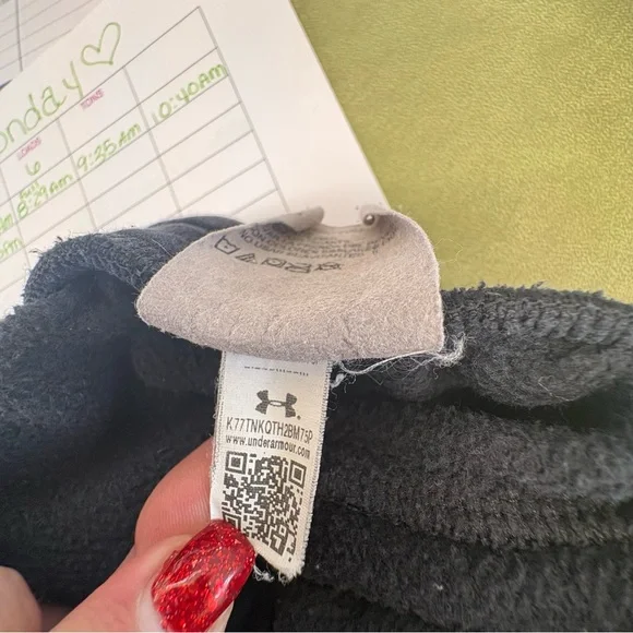 Women’s Under Armour Black Joggers with Some Bleach Spots size medium loose fit - Picture 12 of 13